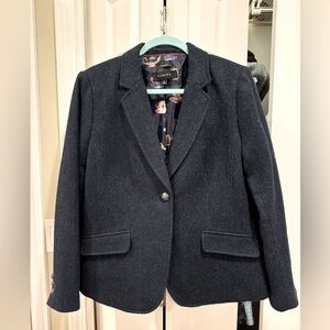 Classic navy blue tweed blazer